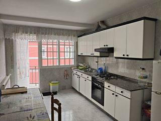 Appartement à Calle avenida buenos aires 40. Piso en venta en teixeiro