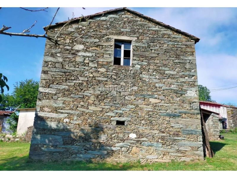 Foto 7ad113dd-e518-4430-ae08-c224c529230d. Casa adossada a Oza dos Ríos