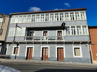 Semi detached house in Calle avenida principal 6. Casa adosada en venta en curtis