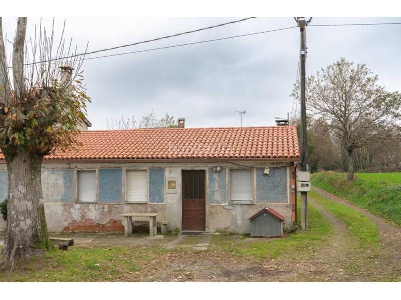 Foto 1c3bd7b2-4b32-43a1-aae1-190062ac7346. Maison avec parking dans Sobrado