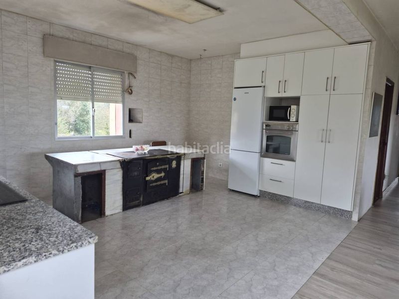 Foto e6d5a2a5-d71b-4950-86ad-61f438ec0bd6. Casa amb aparcament a Sobrado