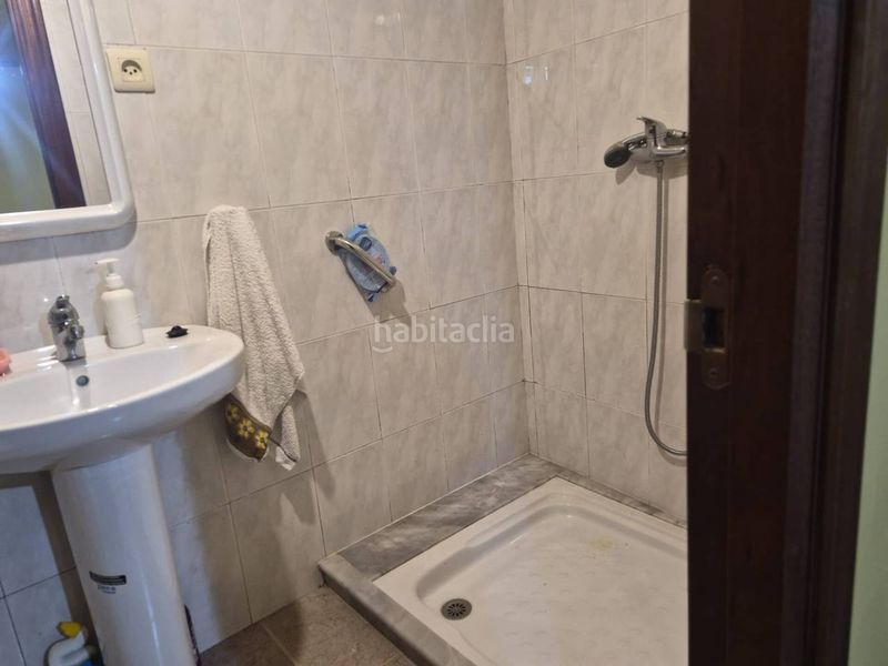 Foto cd58d101-8729-4725-9ef0-67445f0c8c38. Casa a Sobrado