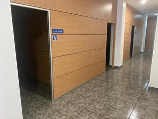 Location Local commercial à Calella. Despacho céntrico con 140 m2 en calella