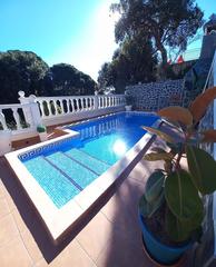 Miete Haus  Carrer de la morera. Impresionante chalet con piscina en sant cebrià de vallalta