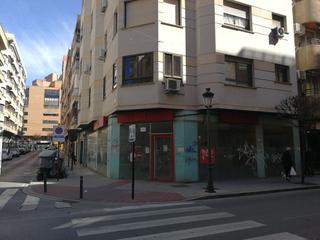 Local Comercial a Calle pedro coca 9