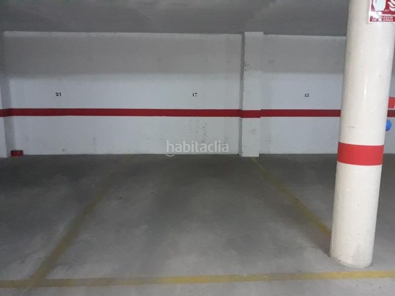 Foto b8a7da17-a5fd-4ce1-ae86-dd96d8d2cd00. Parking voiture dans avenida ayora 31 dans Almansa