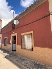 Casa a Calle castillo 6. Excelene oportunidad
