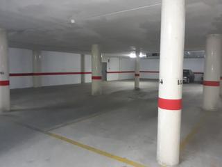 Aparcament cotxe a Avenida ayora 31. Plazas de garaje