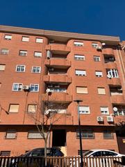 Pis a Paseo estación 86. Excelente vivienda para familia numera.