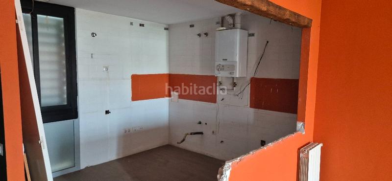 Foto 50055338-b4a3-42c8-9478-854f2c8666f7. Piso en calle clara campoamor 18 vpo barrio vereda en Albacete