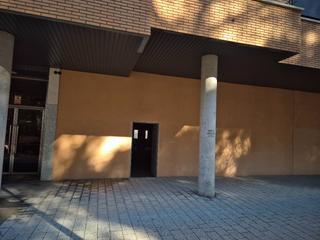 Geschäftsraum in Calle elisa piqueras lozano 7. Local zona vereda
