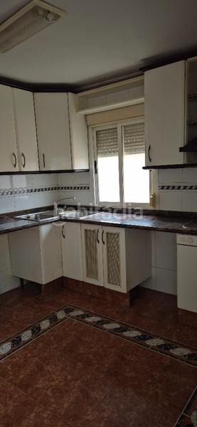 Foto 7611096f-b43a-4870-bd81-582cb76e10e1. Pis a calle pablo medina 6 a Centro Albacete