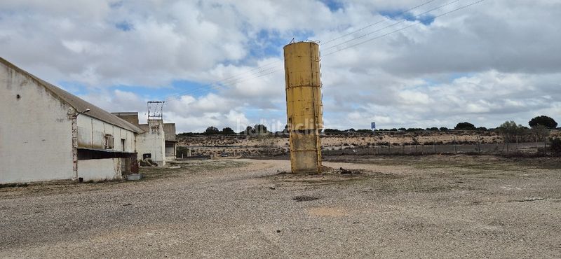 Foto 46bcae10-a15f-4047-8101-9497dd73f4b1. Bâtiment à usage industriel dans a-31 237 dans Gineta (La)