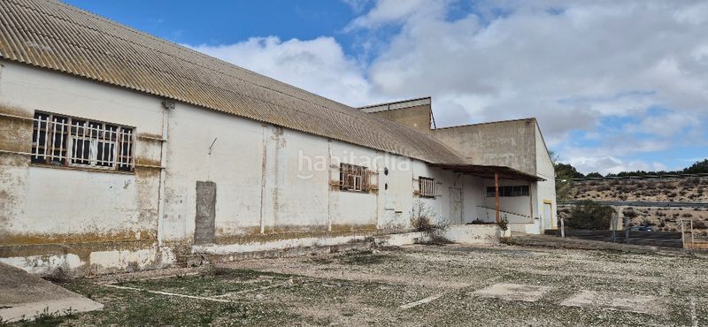Foto 51ae5eca-d3e6-4afd-bbe7-e1f40fb9af54. Bâtiment à usage industriel dans a-31 237 dans Gineta (La)