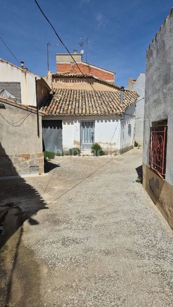 Foto 3e03b216-d29b-437f-a773-c49787993c4c. Casa a calle médico 8 a Casas - Ibáñez