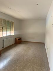 Flat  Calle fortunato arias 47. Piso de protección oficial en carrera murcia