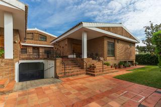 Chalet  Conde de osborne. Chalet independiente en urbanización santa clara