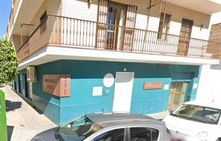 Local Comercial  Calle carmen la suspira. Local, vivienda.... o lo que mas te convenga.