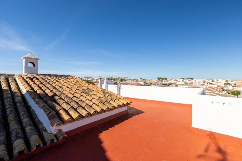 Foto 302536e9-b87f-4006-98d5-f0469a8ad02d. Chalet en calle sector retama 38 chalet pareado en playa de matalascañas. sector retama en Almonte