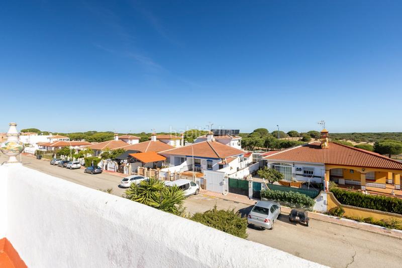 Foto 85e8415d-ef62-414c-915a-be6463bd722a. Chalet en calle sector retama 38 chalet pareado en playa de matalascañas. sector retama en Almonte