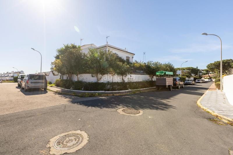 Foto b1482c94-f19c-4a0a-91c6-0c9377bc21d4. Chalet en calle sector retama 38 chalet pareado en playa de matalascañas. sector retama en Almonte