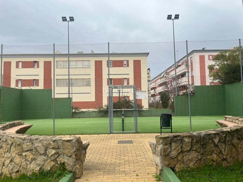 Foto bfc1310b-91f8-4bcc-8dfc-63c6d68a9e01. Ático en calle pastora imperio 31 ático con vistas al parque del zaudin en Tomares