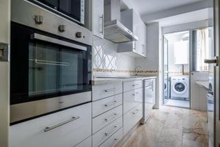 Appartement à Amador de los rios 38. Amplio piso en venta