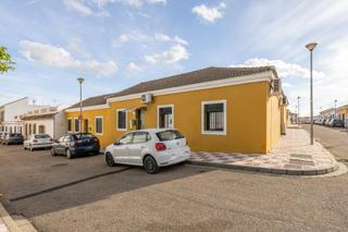 Casa  Calle malaga. Tu futuro hogar o tu gran inversión