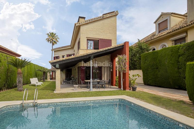 Foto 0425908e-663e-4355-916d-76247cbd9477. Alquiler chalet vivienda exclusiva en el zaudin, sevilla. en Bormujos