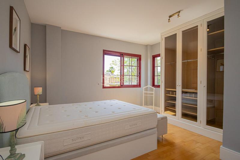 Foto 04679f30-fc79-49f5-9092-f2afa8b2a2d5. Alquiler chalet vivienda exclusiva en el zaudin, sevilla. en Bormujos