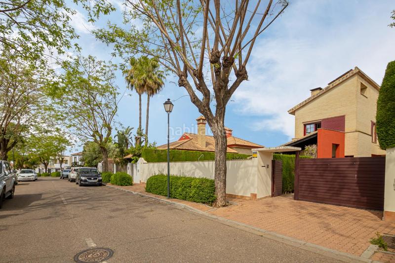 Foto 14d4a0f6-8a06-4858-881f-1cd7a578b324. Alquiler chalet vivienda exclusiva en el zaudin, sevilla. en Bormujos