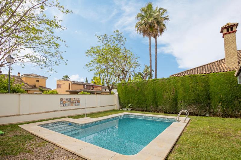 Foto 2e58ff1a-1670-4a7d-96ca-b7c5ddd1d39a. Alquiler chalet vivienda exclusiva en el zaudin, sevilla. en Bormujos