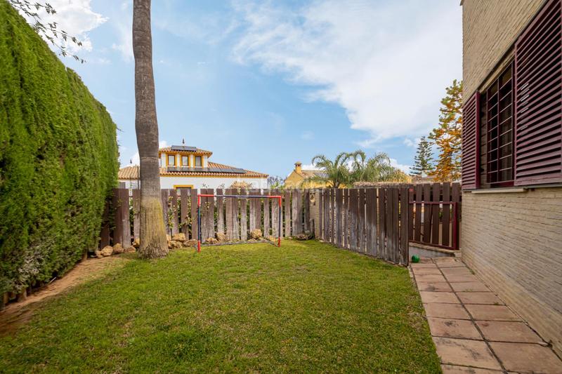 Foto 35b7e121-c0a5-4ffe-94fd-00740b40e23c. Alquiler chalet vivienda exclusiva en el zaudin, sevilla. en Bormujos