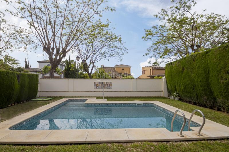 Foto 4e076065-f3a6-4f14-94c0-c8190c43d788. Alquiler chalet vivienda exclusiva en el zaudin, sevilla. en Bormujos