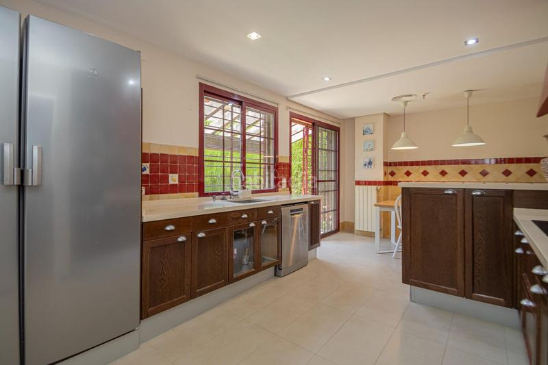 Foto 50c3314f-2056-4661-8112-bc97073eb0d1. Alquiler chalet vivienda exclusiva en el zaudin, sevilla. en Bormujos