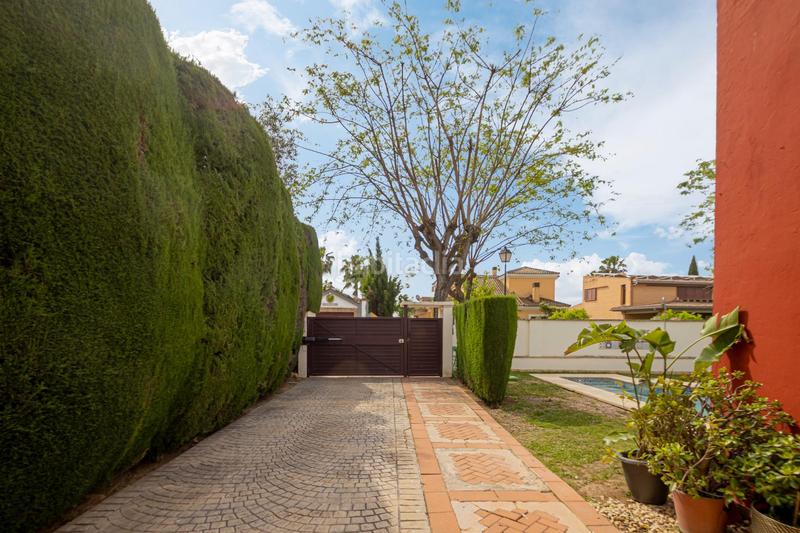 Foto 68bb69cc-e787-4d19-b5cc-9da04d471caa. Alquiler chalet vivienda exclusiva en el zaudin, sevilla. en Bormujos