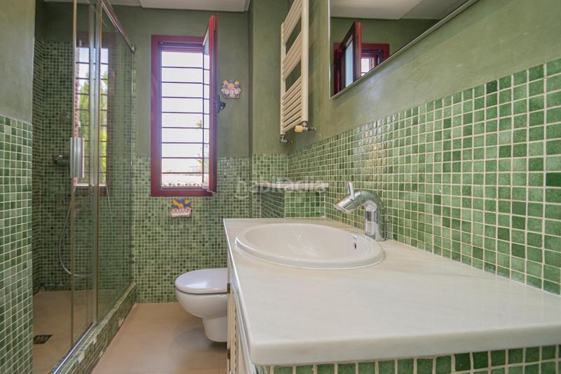 Foto 9c00378e-6d08-4a94-9950-ee0ded65f09e. Alquiler chalet vivienda exclusiva en el zaudin, sevilla. en Bormujos