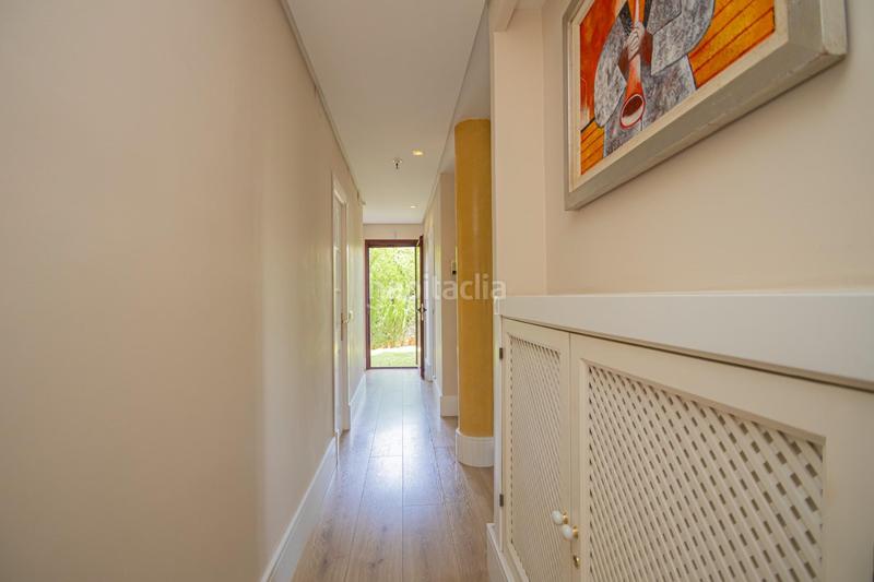 Foto f0a3f149-0428-46cb-8006-cbad5d489d1b. Alquiler chalet vivienda exclusiva en el zaudin, sevilla. en Bormujos