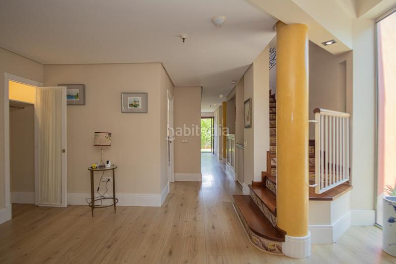 Foto 3d3f1ea0-f7fb-4dac-9beb-9f7f550ba252. Lloguer xalet amb calefacció aparcament piscina a Bormujos