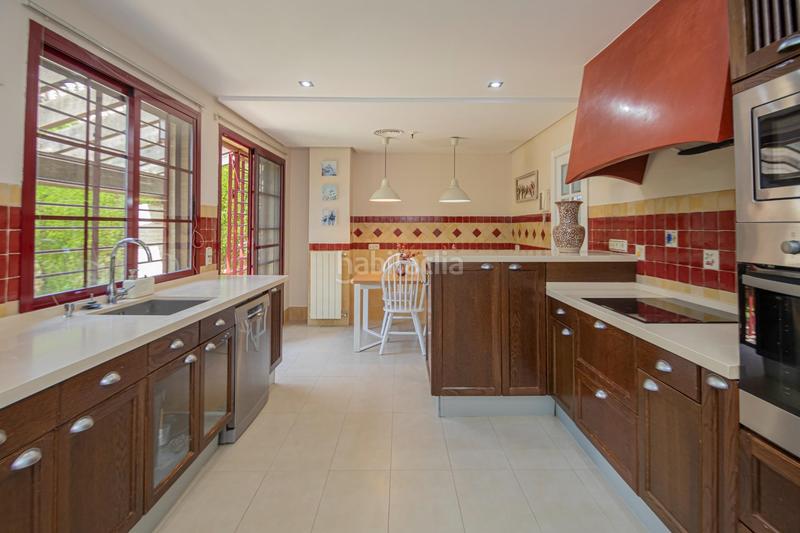 Foto cb54c2be-6c00-43c4-9763-0a24b449a561. Location chalet avec chauffage parking piscine dans Bormujos