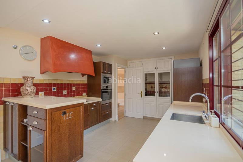 Foto 98d3d390-83c9-42ea-9b13-b72a7ef66d3b. Rent chalet with heating parking pool in El Zaudín - Club de Golf Bormujos