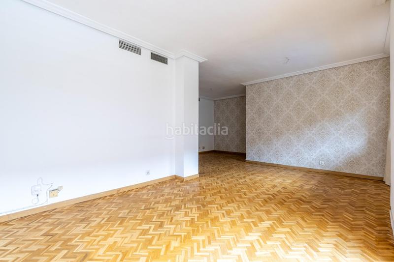 Foto 09cf1f1b-849c-4ee0-a9dd-6e4c042826b2. Appartement avec chauffage parking piscine dans La Buhaira Sevilla