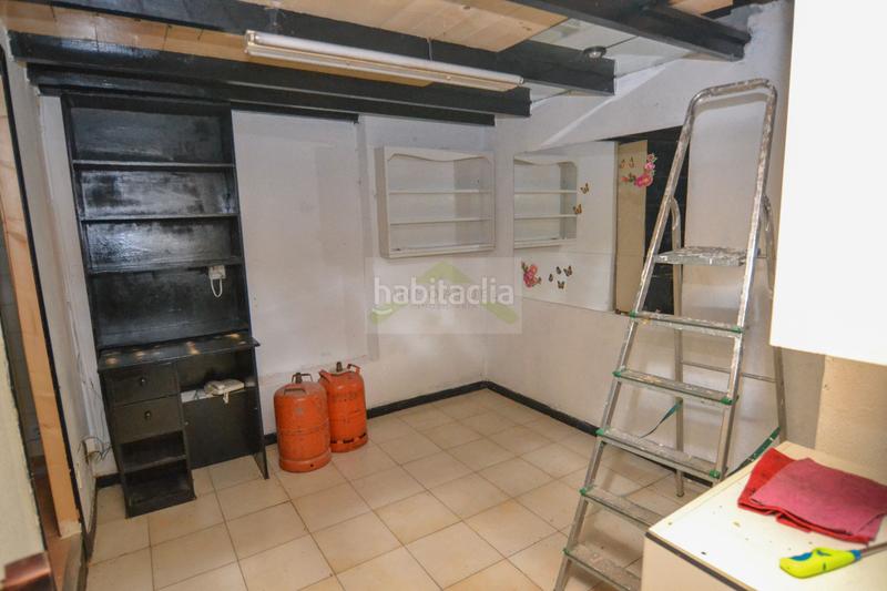 Foto 65a607a7-fbdb-4edd-962f-1f2680f7a17a. Local comercial en Sagrada Familia Coruña (A)