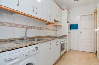 Lloguer Pis a Os Mallos. Piso luminoso de 85m2 con patio y sin amueblar, zona mallos (est