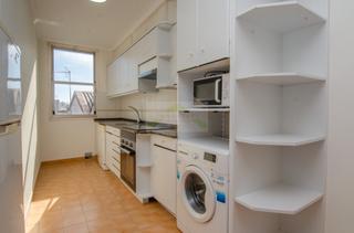 Rent Flat  Avenida de arteixo. Alquiler de temporada.- piso muy luminoso de 73m2, zona mallos (