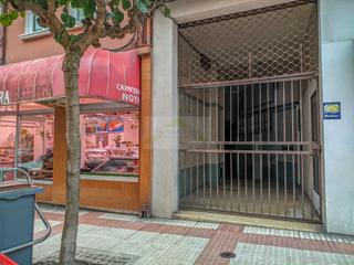 Local Comercial en Avenida dos mallos 57. Local comercial de 20m2, zona mallos (avenida mallos).- ideal al