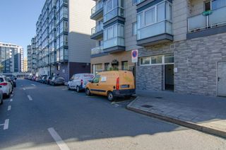 Miete Geschäftsraum in Vioño. Local comercial de 132m2 ubicado en vioño (frente al parque) - a