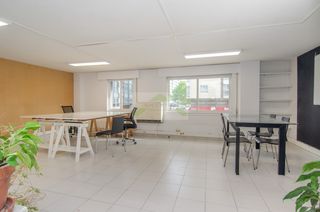 Lloguer Local Comercial a Ronda de outeiro 176. Entreplanta de 127m² con garaje en ronda de outeiro – ideal nego