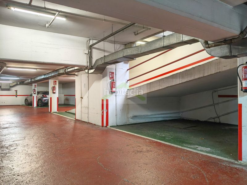 Foto b29e052f-8d75-447a-8191-96b77a865bff. Alquiler local comercial en ronda de outeiro 176 entreplanta de 127m² con garaje en ronda de outeiro – ideal negocio o academia. - a coruña en Coruña (A)