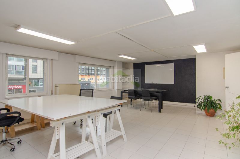 Foto c4b19a01-9c55-49c0-9c23-318c2572d499. Alquiler local comercial en ronda de outeiro 176 entreplanta de 127m² con garaje en ronda de outeiro – ideal negocio o academia. - a coruña en Coruña (A)